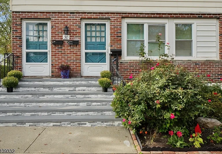 30 Aubrey St #2 — Photo 2