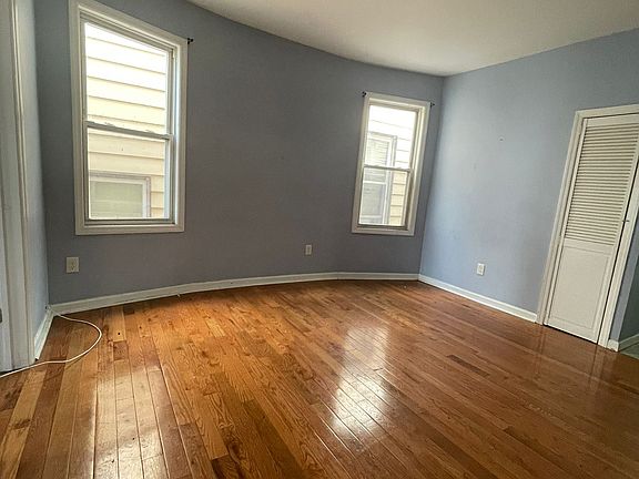 3rd image of 143 Pearsall Ave #2