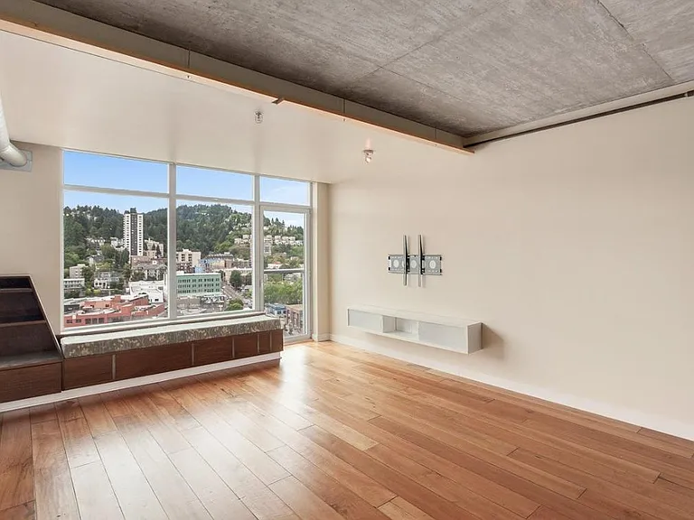 1926 W Burnside St NE #1510 — Photo 4