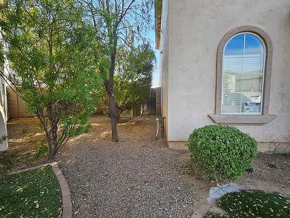 3rd image of 9039 W MAGNOLIA Street