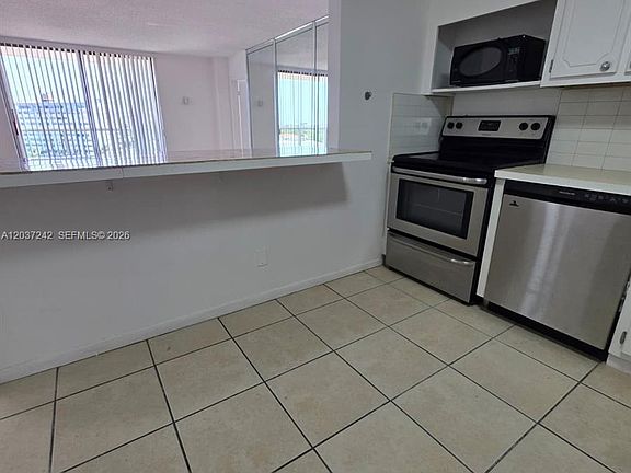 4th image of 13499 Biscayne Blvd APT 706