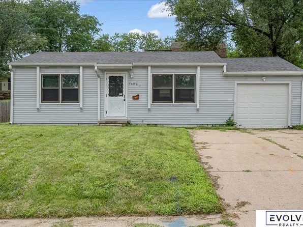 7402 S 69th St, La Vista, NE 68128