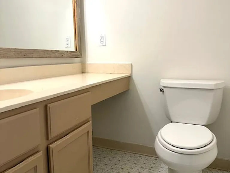 104 Carlyle Cir — Photo 9