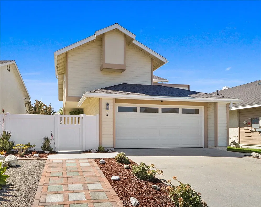 4 bed, 2.5 bath, 1769 sqft, $5,600 — Photo 2