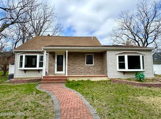 11 Oliver St, Toms River, NJ 08755