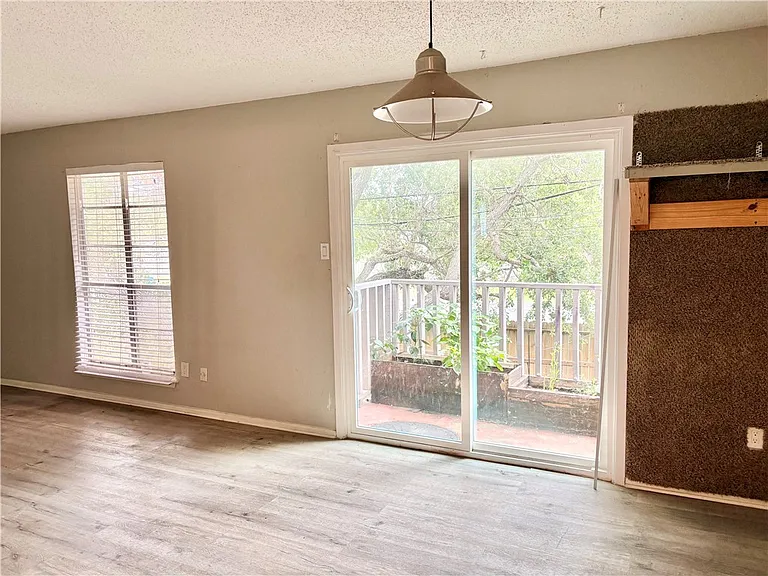 865 Quetzal St #3 — Photo 2