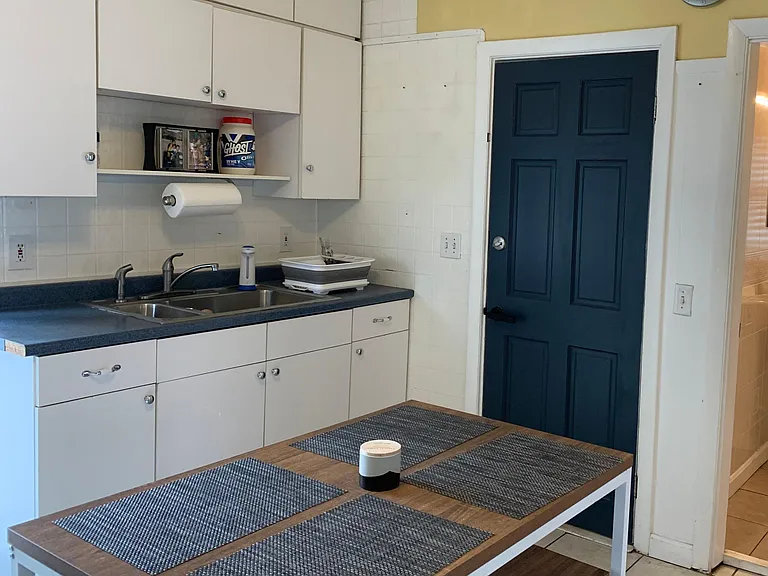 1302 Smith St — Photo 1