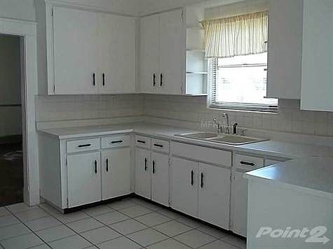 3rd image of 2200 NW 12th St