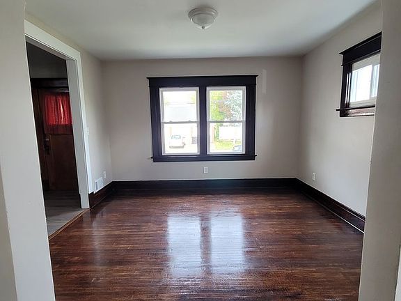 3rd image of 145 Roswell Ave