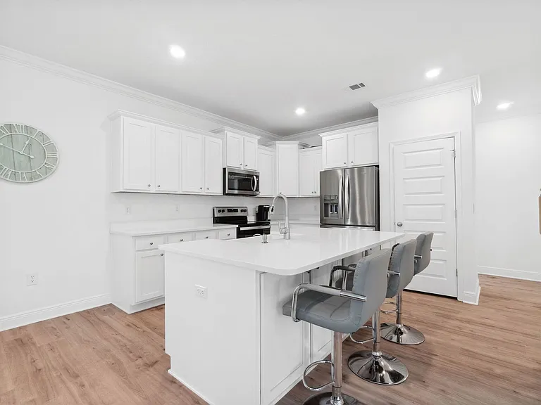 627 Las Roblas Grande Dr — Photo 9