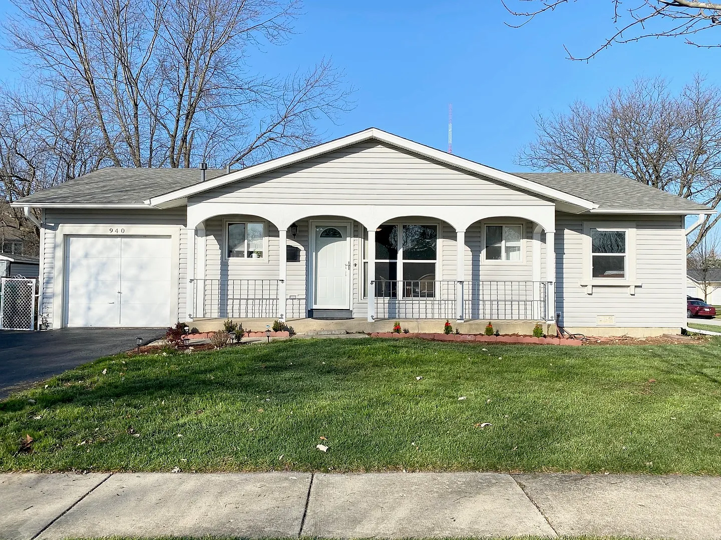 940 Cooper Ct photo 1