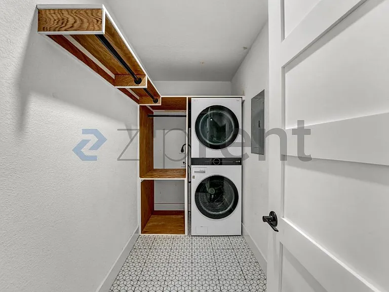 3600 Alexandria Dr — Photo 28