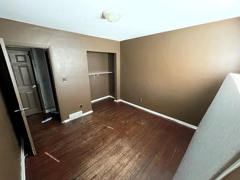 390 Hazel St #4 — Photo 5