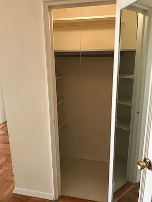 Rented by Manhattan Apartment Organization | media 17