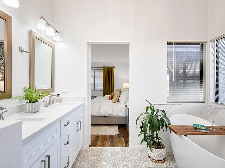 Master 2 of 3 with En-Suite Bathroom