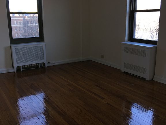 3rd image of 2729 Henry Hudson Pkwy