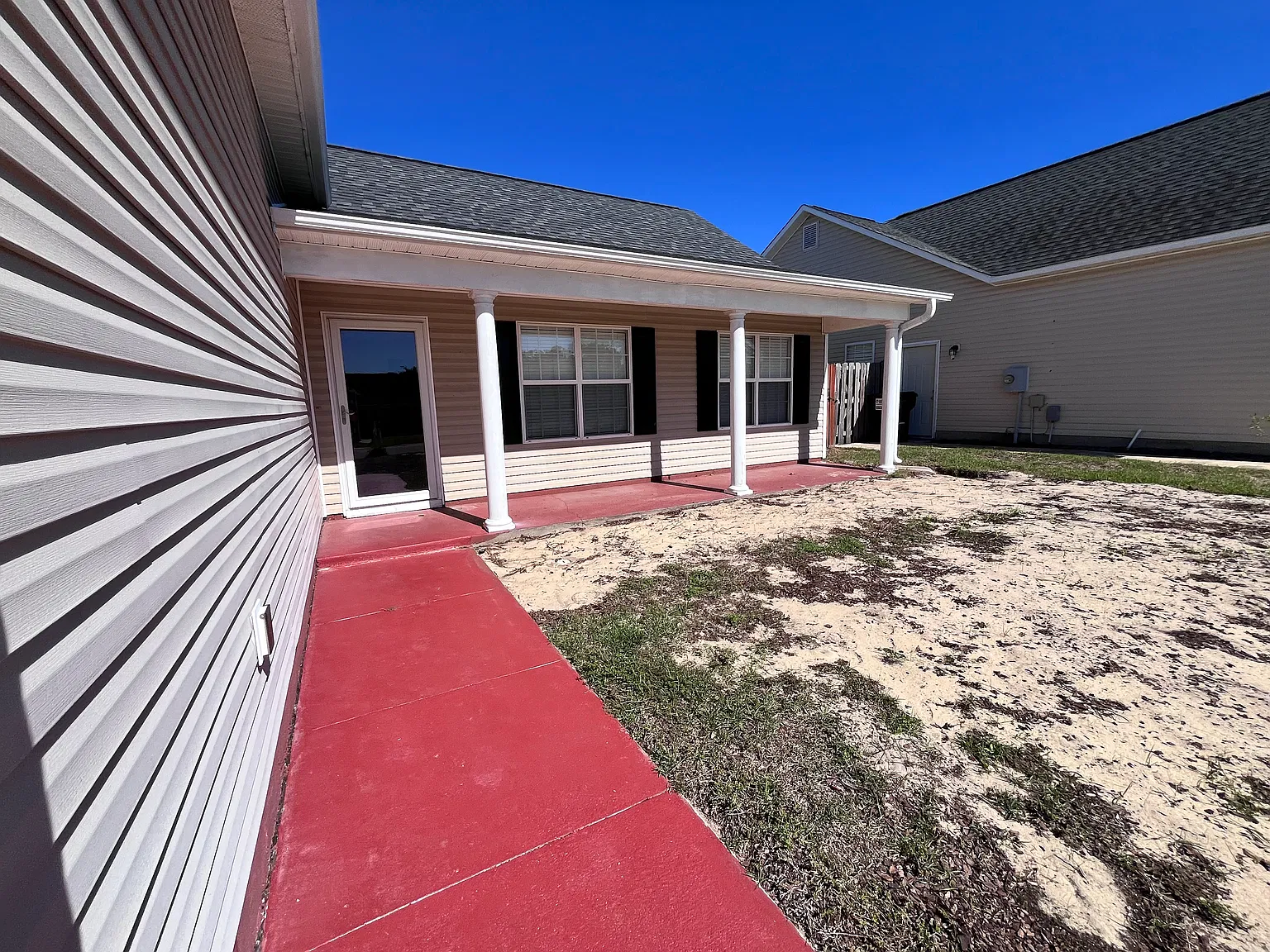 4 bed, 2025 sqft, $2,800 — Photo 4