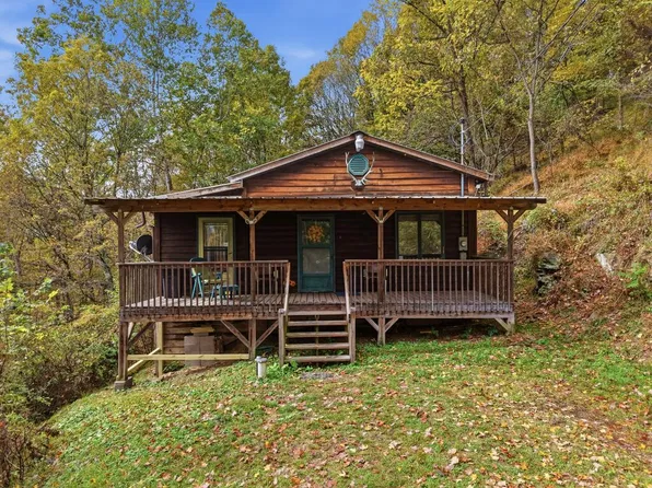 3453 Brock Ridge Road, New Martinsville, WV 26155