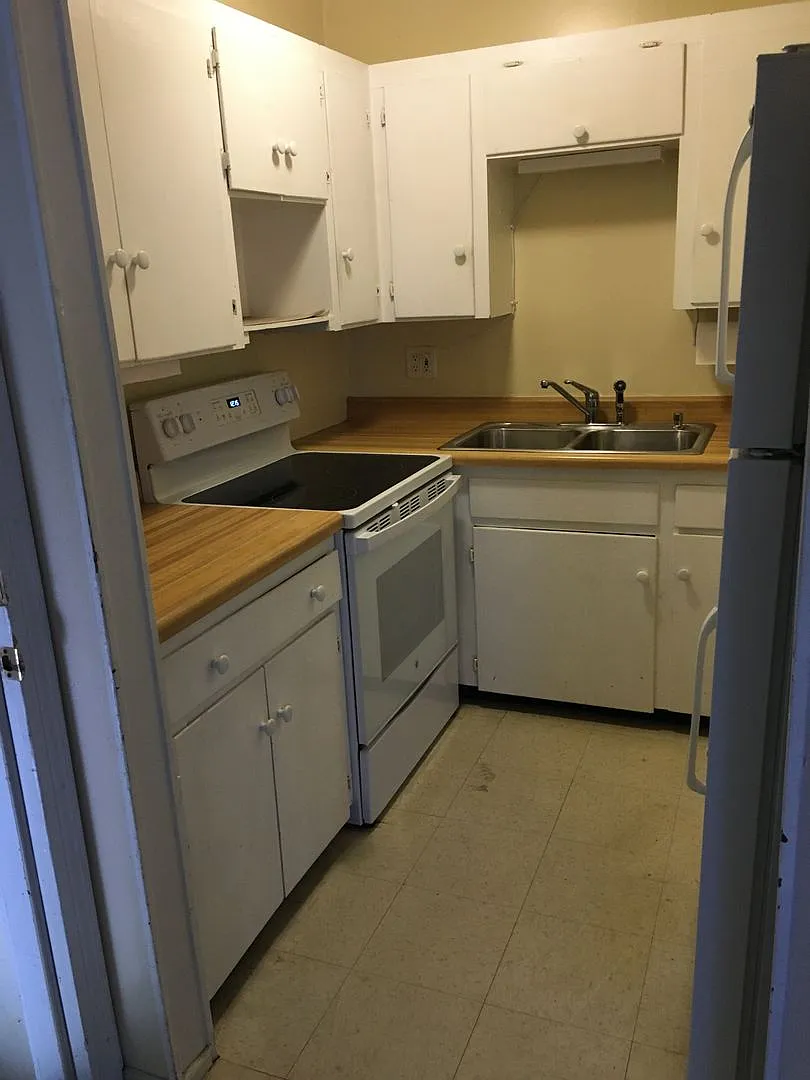 1/1 Apartment for rent. All utilities included!! — Photo 4