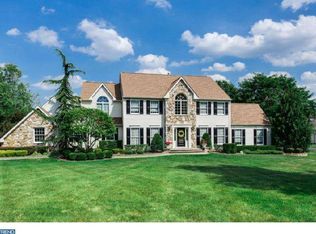 606 S Saratoga Dr, Moorestown, NJ 08057
