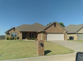 502 Jaguar Ln, Enid, OK 73703