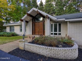 1 Rolling Brook Ct, Clifton Park, NY 12065
