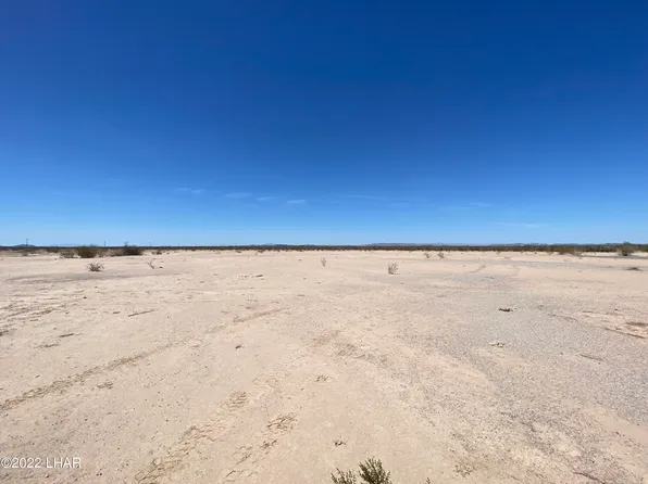 49125 Eagle Tail Ln, Bouse, AZ 85325