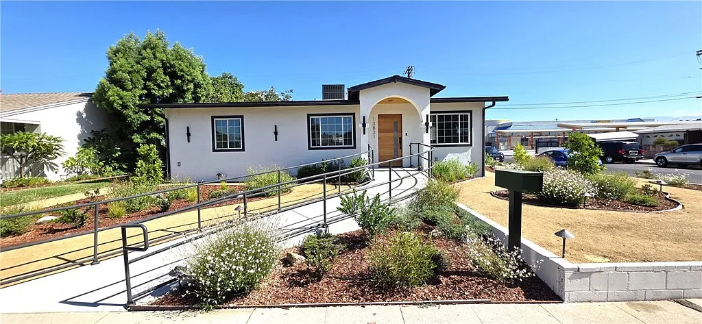 5 bed, 1667 sqft, $9,000 — Photo 4