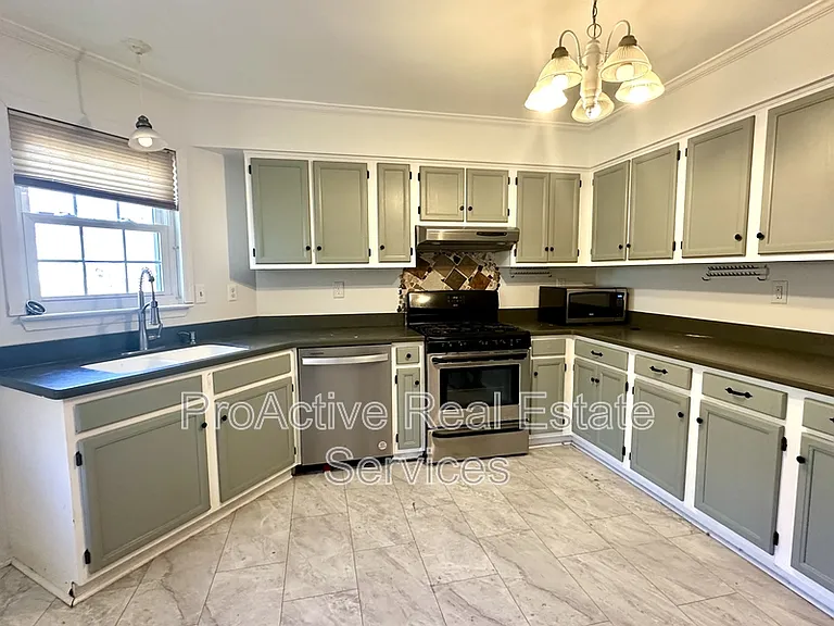 9385 Pine Tree Rd — Photo 3