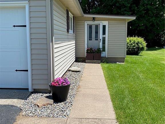 5th image of 223 Fay Park Dr