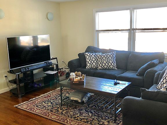 3rd image of 33 Mullin Ave APT 1