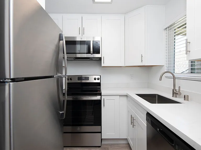Golden Pacific Apartments — Photo 27