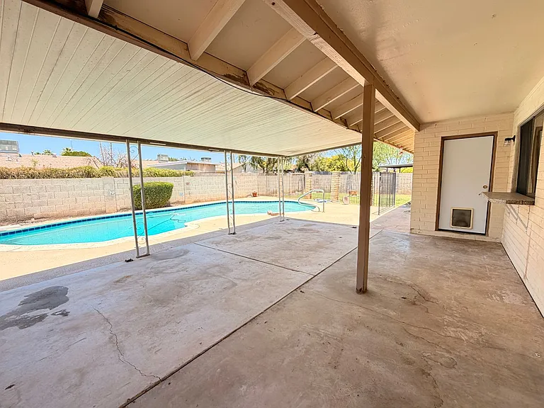 718 E Manhatton Dr — Photo 22