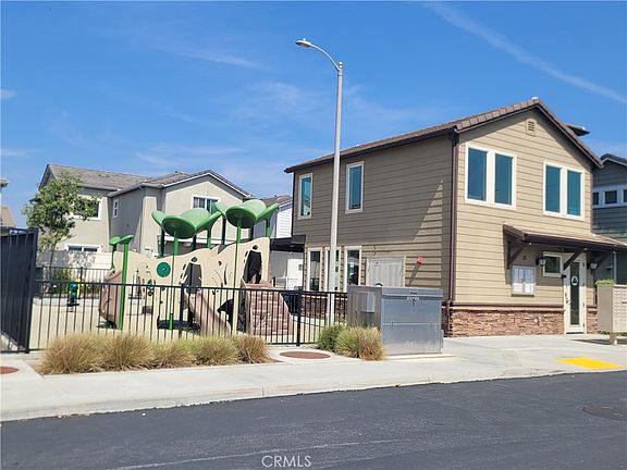 3rd image of 13 Edgemont Way