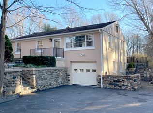 20 Scuppo Rd, Woodbury, CT 06798