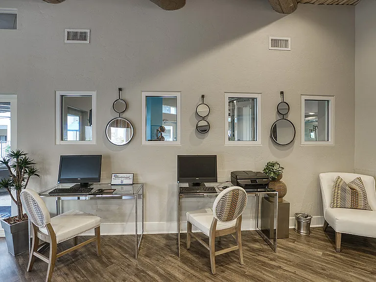 Scottsdale Horizon Apartments — Photo 16