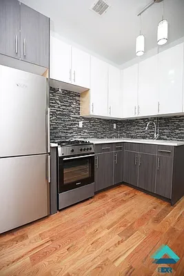 Rented by EXR | media 4