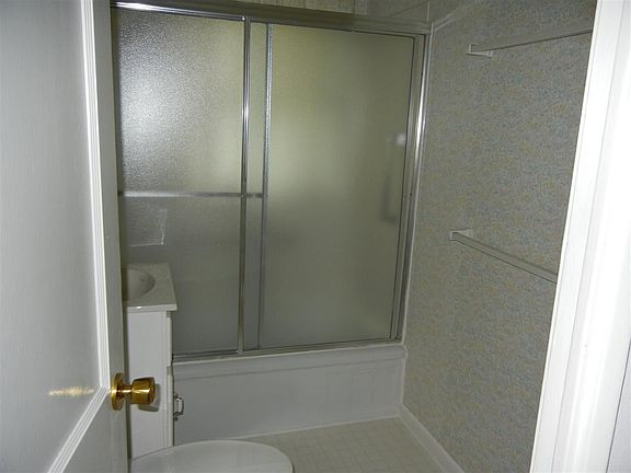 4th image of 1321 Sinton Ave