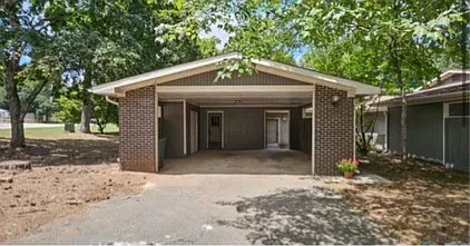 Building Photo - 146 Summerview Dr