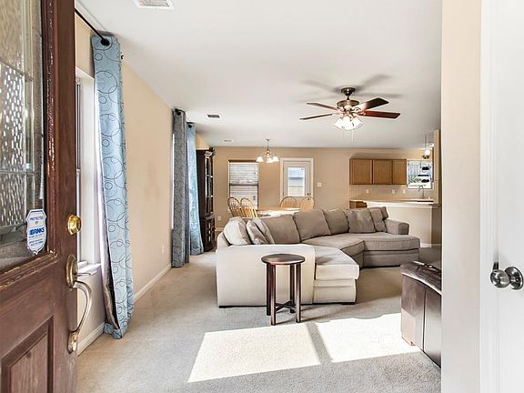 4th image of 20735 Dickinson Manor Ln