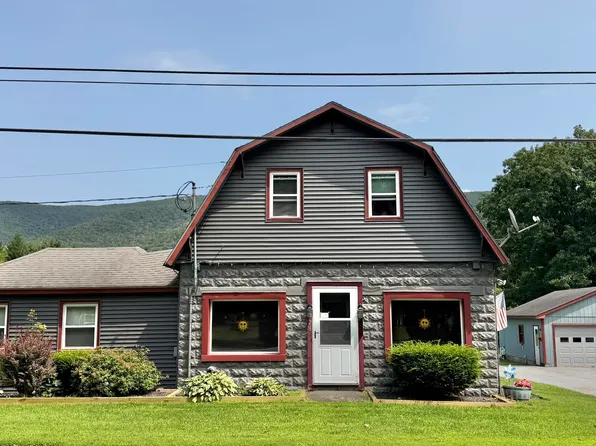 928 Main Rd, Stamford, VT 05352