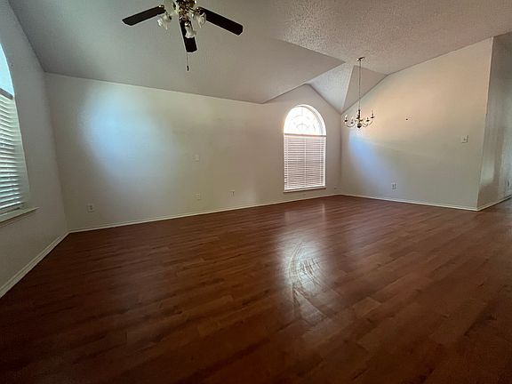 5th image of 1117 Belmont Dr