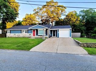 46 Vivian St, Woonsocket, RI 02895