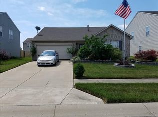 807 Hickory Pine Dr, New Whiteland, IN 46184