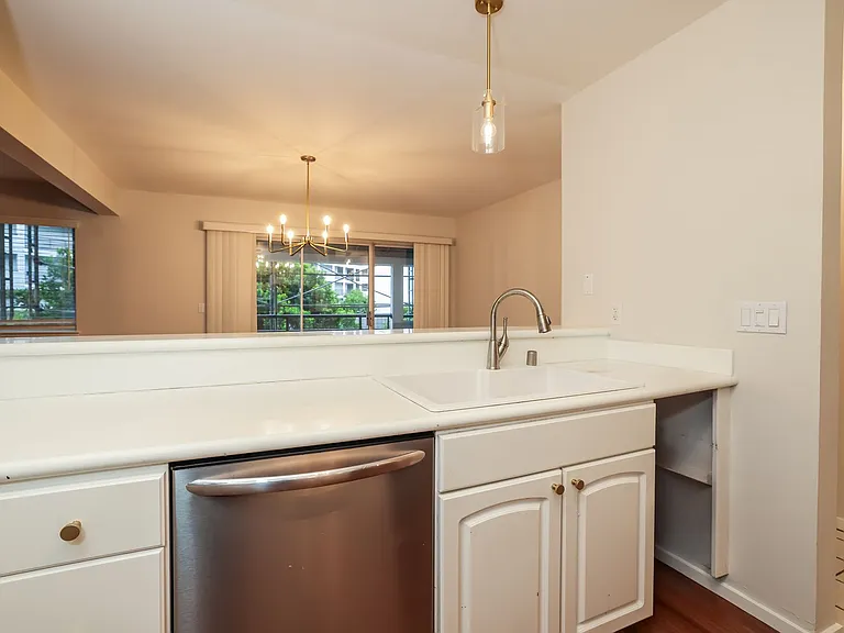1207 Melville Sq #212 — Photo 10
