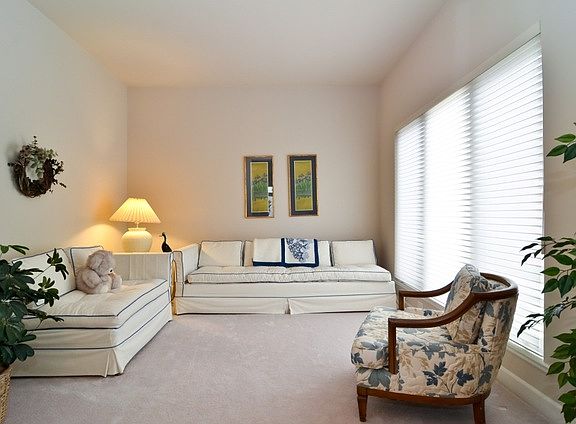 5th image of 9241 Nagle Ave #62
