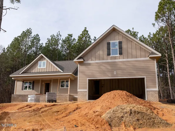 168 James Drive, West End, NC 27376