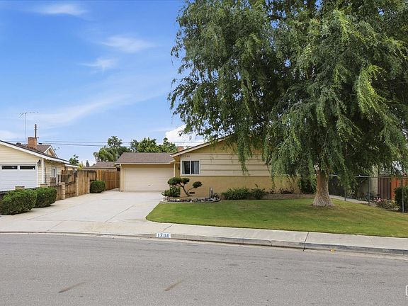 3rd image of 1708 Anita Ln