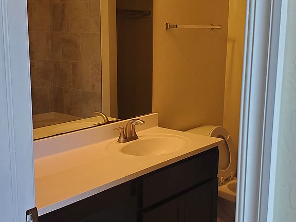 4th image of 4717 Fieldstone Dr