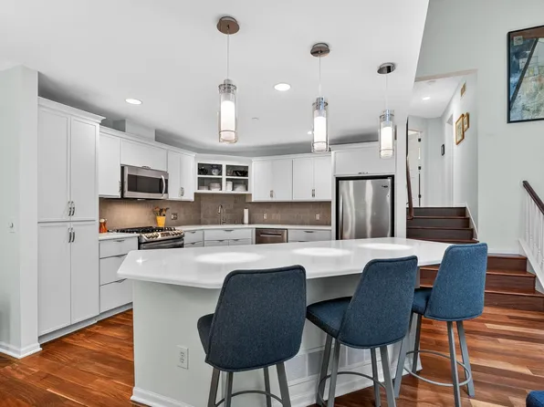 5434 Rowland Park Rd, Minnetonka, MN 55343
